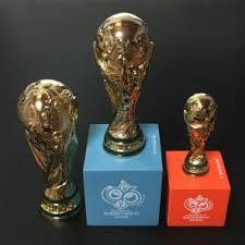 サッカーワールドカップの優勝トロフィーの歴史とある事件とは 週末世界のfootbool
