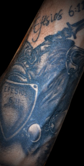 ネイマール選手の馬に乗った騎士のタトゥーの写真