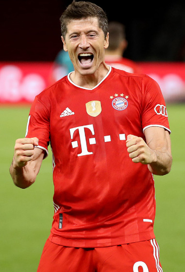 UEFAチャンピオンズリーグ2019-2020年シーズンのアシスト王に輝いたバイエルンのレヴァンドフスキ選手の写真