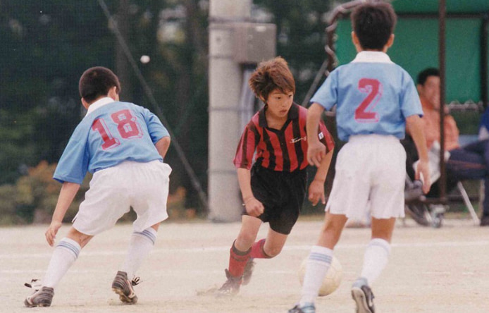 小学5年の頃の伊東純也選手の写真