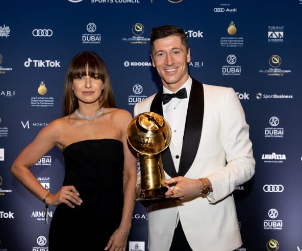 レヴァンドフスキ選手と嫁アナレヴァンドフスカさんの写真