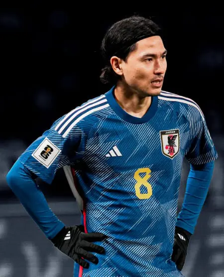 2025年最新】南野拓実の歴代背番号まとめ！クラブ＆日本代表での変遷と