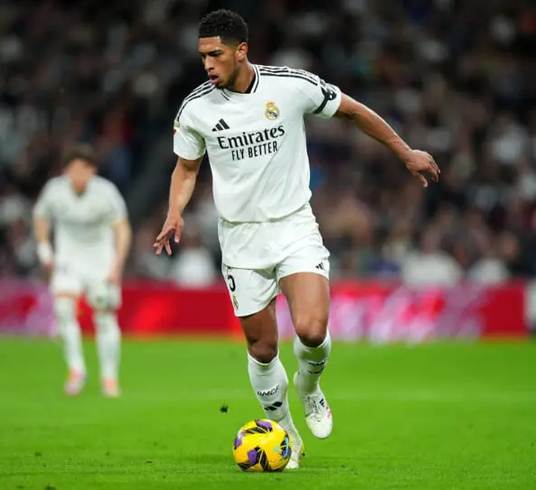 ベリンガムの背番号の歴代を完全網羅！22番の理由とレアルで「5番」を