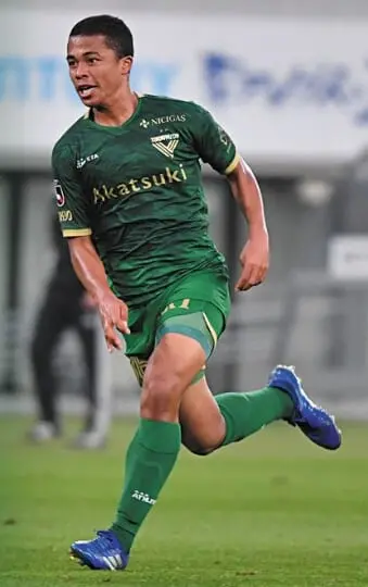 藤田譲瑠チマ選手の写真